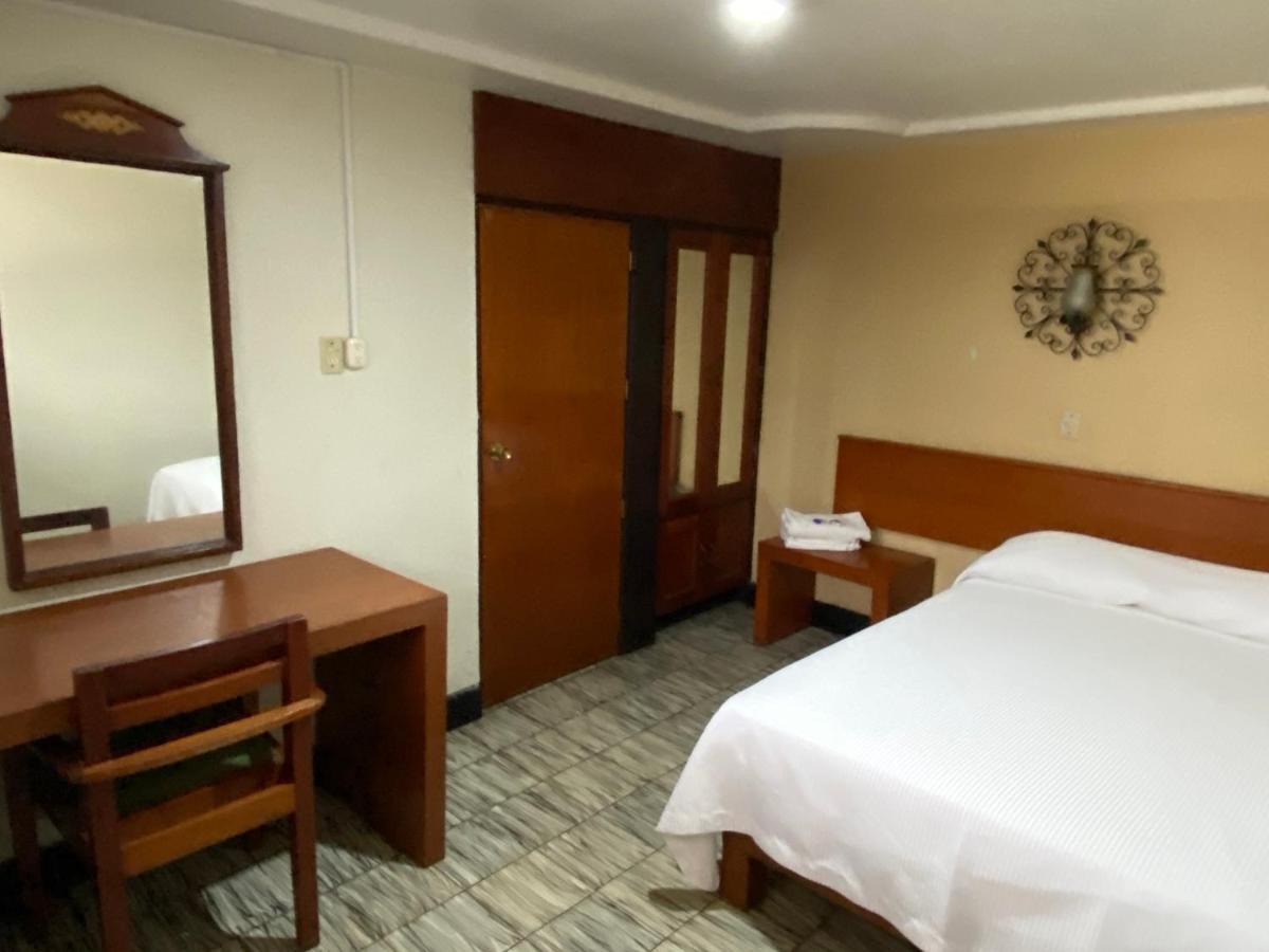 Hotel Flamingos De Куидад Гузман Екстериор снимка