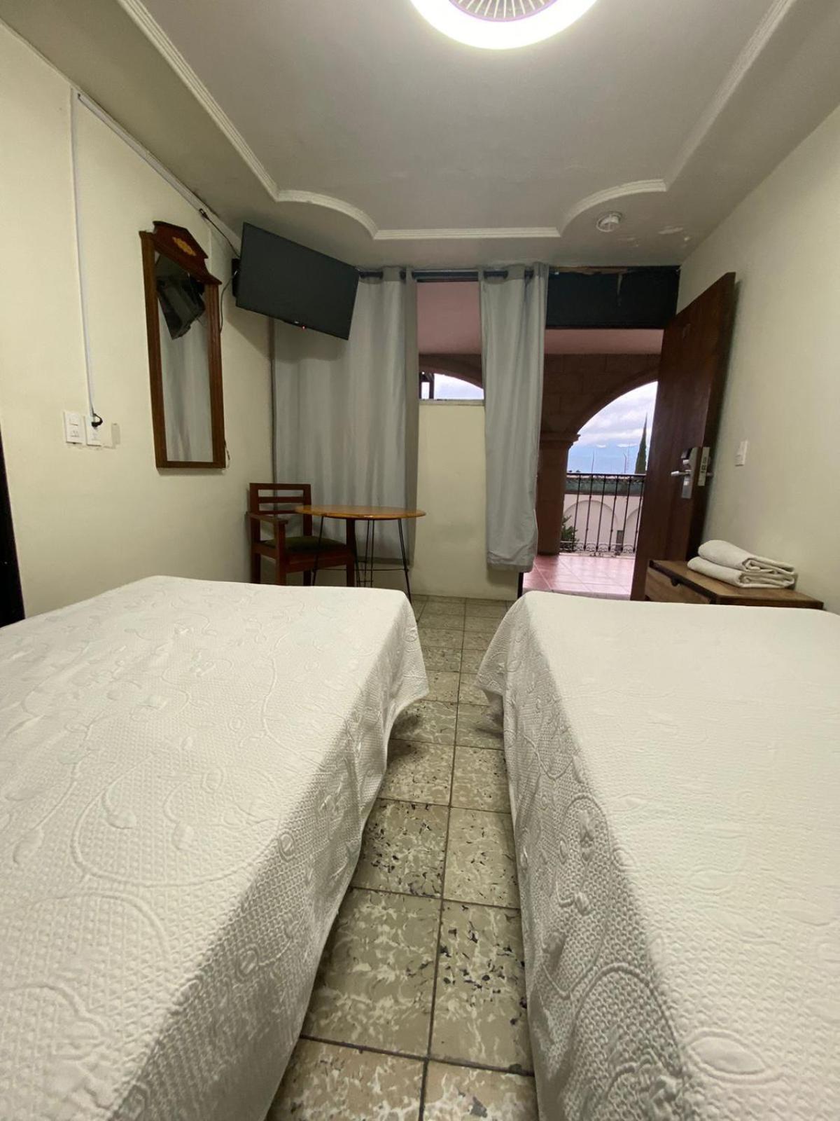 Hotel Flamingos De Куидад Гузман Екстериор снимка