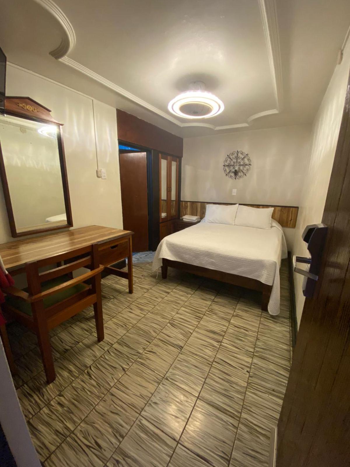 Hotel Flamingos De Куидад Гузман Екстериор снимка
